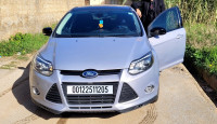 voitures-ford-focus-5-portes-2012-titanium-annaba-algerie