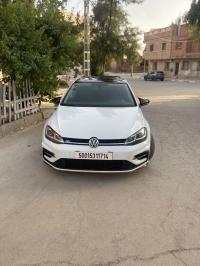 voitures-volkswagen-golf-7-2016-tiaret-algerie