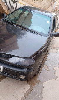 voitures-renault-laguna-1-2000-rahouia-tiaret-algerie