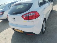 cars-kia-rio-5-portes-2015-annaba-algeria