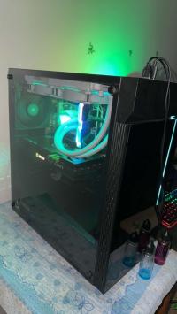 Pc gamer for streaming vaec tout les accessoires