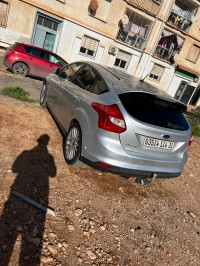 voitures-ford-focus-5-portes-2014-titanium-oran-algerie