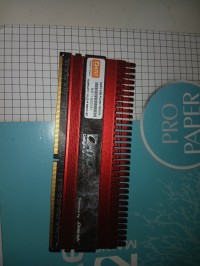 RAM DDR 4 4GB marque Dato 2666Hz  avec red Heatsink