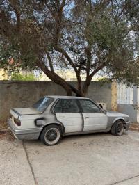 سيارات-bmw-serie-3-e30-1986-بومرداس-الجزائر