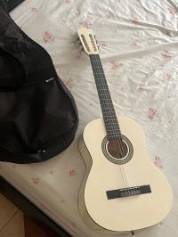 آلات-وترية-guitare-pour-enfant-34-غليزان-الجزائر