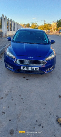 voitures-ford-focus-4-portes-2015-boulhilat-batna-algerie