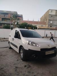 السيارات-النفعية-peugeot-partner-2013-جيجل-الجزائر