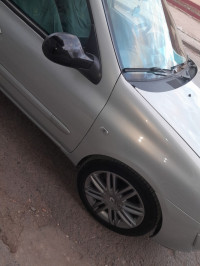 voitures-renault-clio-2-2005-mostaganem-algerie