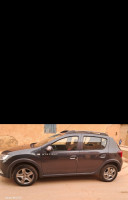 voitures-dacia-stepway-2017-ait-sidi-ali-laghouat-algerie