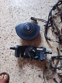 Faisceau électrique intérieur avec boîte fusible noire