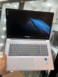 HP Laptop 17s FHD - i5 1235U - 16Go - 512Go - Intel Iris Xe Graphics 