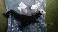 Triangle de suspension d'origine Toyota Hilux Vigo 