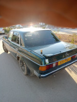 voitures-mercedes-123-1980-bab-el-assa-tlemcen-algerie