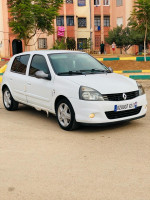 voitures-renault-clio-campus-2012-bye-remchi-tlemcen-algerie