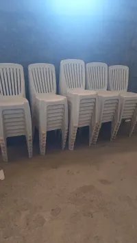 كرسي 100 و طاولة 15 و كرسي عرائس