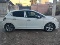 voitures-peugeot-208-2014-allure-khemis-el-khechna-boumerdes-algerie