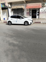 voitures-peugeot-208-2016-allure-facelift-constantine-algerie