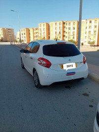 voitures-peugeot-208-2015-allure-laghouat-algerie