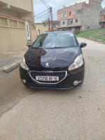 voitures-peugeot-208-2013-active-heliopolis-guelma-algerie