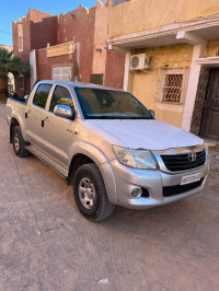 voitures-toyota-hilux-2014-legend-dc-4x4-pack-luxe-adrar-algerie