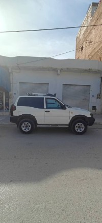 سيارات-nissan-terrano-2005-رأس-العيون-باتنة-الجزائر