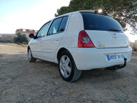 voitures-renault-clio-campus-2014-bouira-algerie