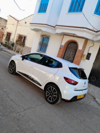 voitures-renault-clio-4-2014-tipaza-algerie