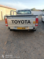 voitures-toyota-hilux-2008-algerie