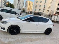 moyenne-berline-seat-leon-2015-linea-r-bab-ezzouar-alger-algerie