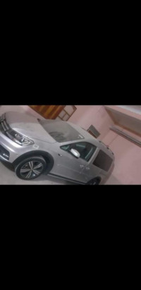 voitures-volkswagen-caddy-2019-alltrack-mascara-algerie