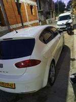 moyenne-berline-seat-leon-2011-kolea-tipaza-algerie