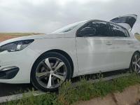 moyenne-berline-peugeot-308-2015-allure-mila-algerie