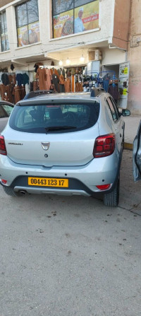 voitures-dacia-sandero-2023-djelfa-algerie