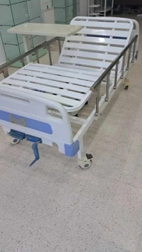 Location Lit médicalisé avec table