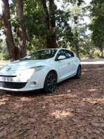 voitures-renault-megane-3-2011-jijel-algerie