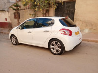 voitures-peugeot-208-2013-allure-chlef-algerie