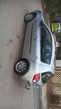 voitures-renault-clio-3-2009-bejaia-algerie