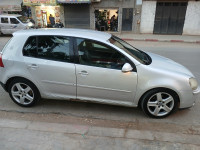 moyenne-berline-volkswagen-golf-5-2006-bir-el-djir-oran-algerie