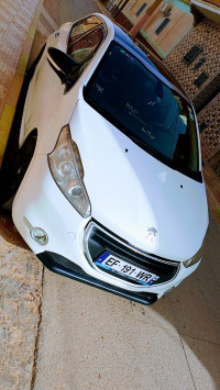 voitures-peugeot-208-2014-allure-arbaouat-el-bayadh-algerie