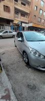 voitures-peugeot-208-2015-allure-el-madania-alger-algerie