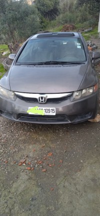 سيارات-honda-civic-2009-أقبيل-تيزي-وزو-الجزائر