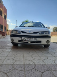 voitures-renault-laguna-1-1999-msila-algerie