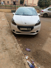 voitures-peugeot-208-2015-silver-line-djendel-ain-defla-algerie