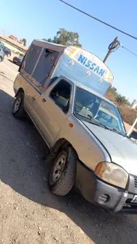 Nissan hardbody 2010 