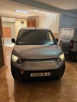 voitures-fiat-double-2024-fourgonnette-oran-algerie