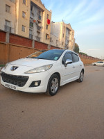 voitures-peugeot-207-2012-allure-blida-algerie