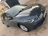 voitures-volkswagen-golf-8-2023-medea-algerie