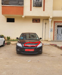 voitures-ford-focus-5-portes-2011-batna-algerie