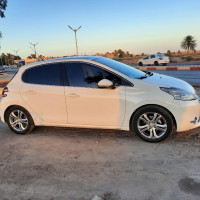 voitures-peugeot-208-2015-allure-laghouat-algerie