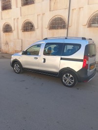 سيارات-renault-kangoo-2025-stepway-جديوية-غليزان-الجزائر